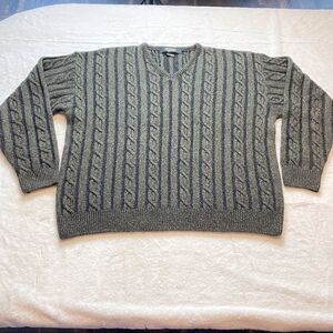 Bachrach Cable Knit V-Neck Sweater Size Large